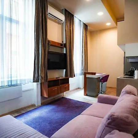 Elizabeth 44 Boulevard * Budapest